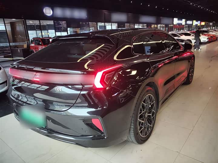 Фото 7 - Zeekr 001