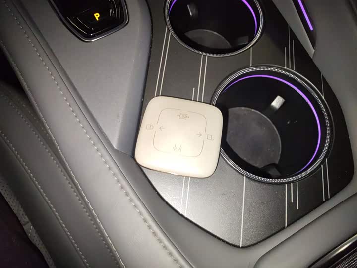 Фото 9 - Zeekr 001