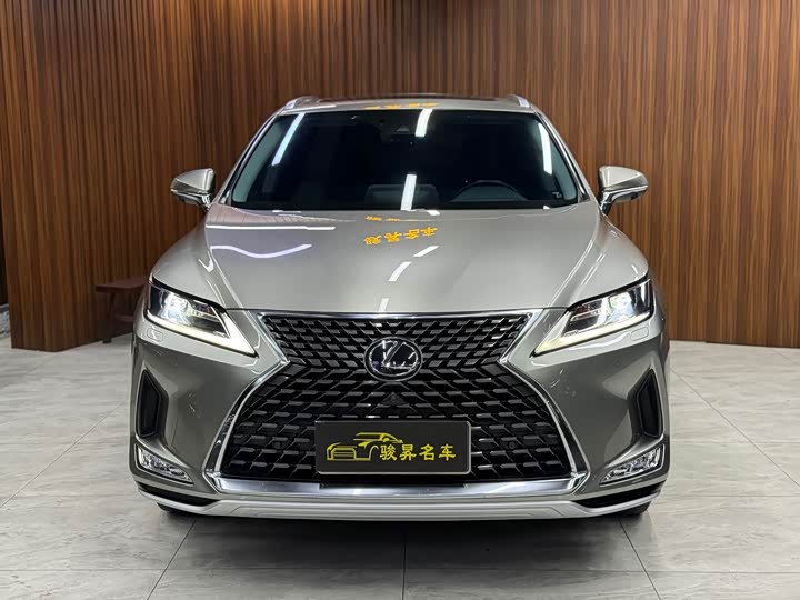 Фото 2 - Lexus RX