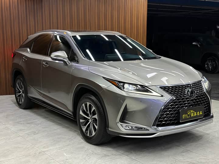 Фото 3 - Lexus RX