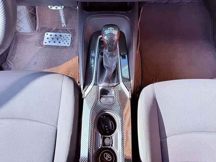 Фото 5 - Toyota Corolla