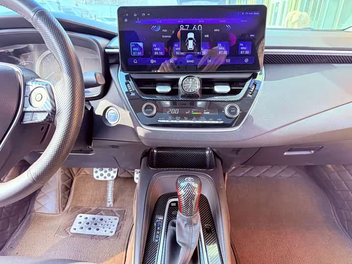 Фото 6 - Toyota Corolla