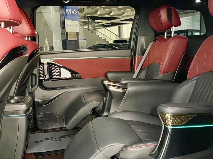 Фото 4 - GAC Trumpchi M8