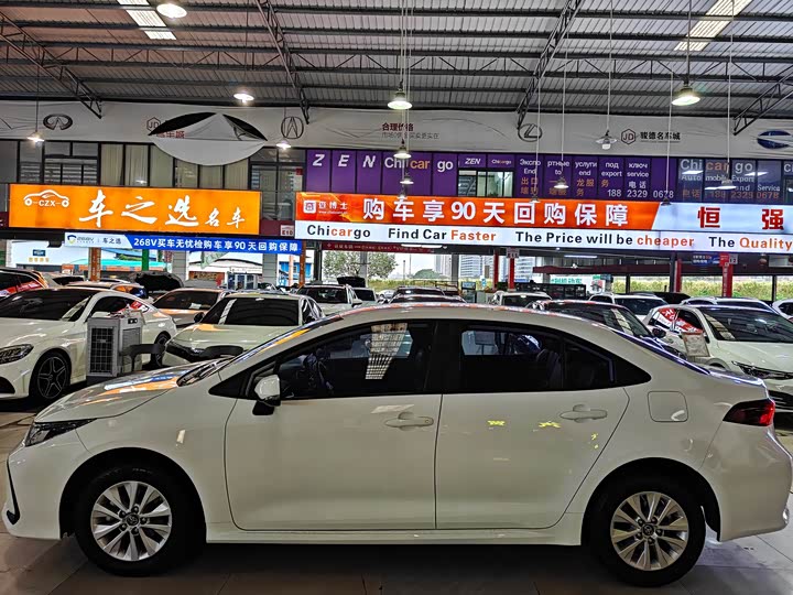 Фото 3 - Toyota Corolla