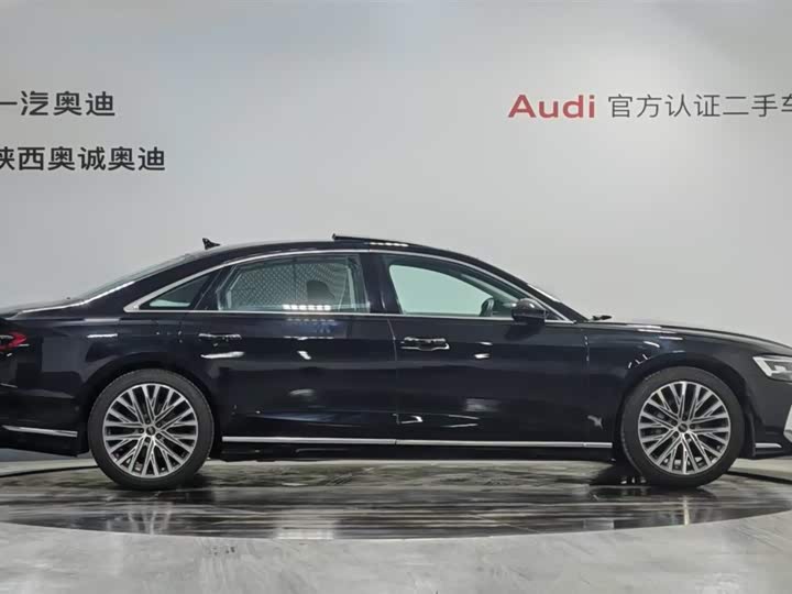 Фото 3 - Audi A8