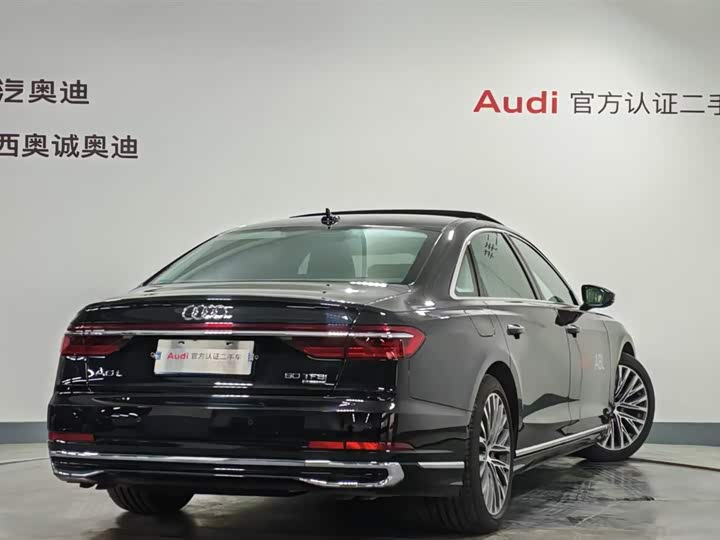 Фото 4 - Audi A8