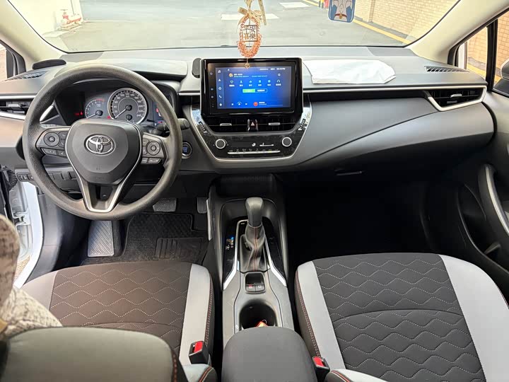 Фото 5 - Toyota Corolla