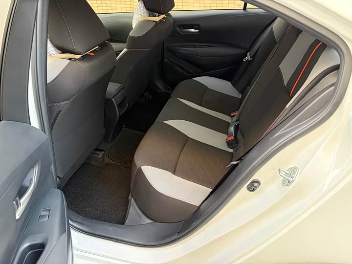 Фото 6 - Toyota Corolla