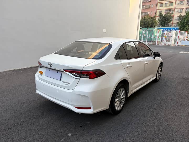 Фото 9 - Toyota Corolla