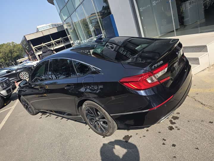 Фото 4 - Honda Accord