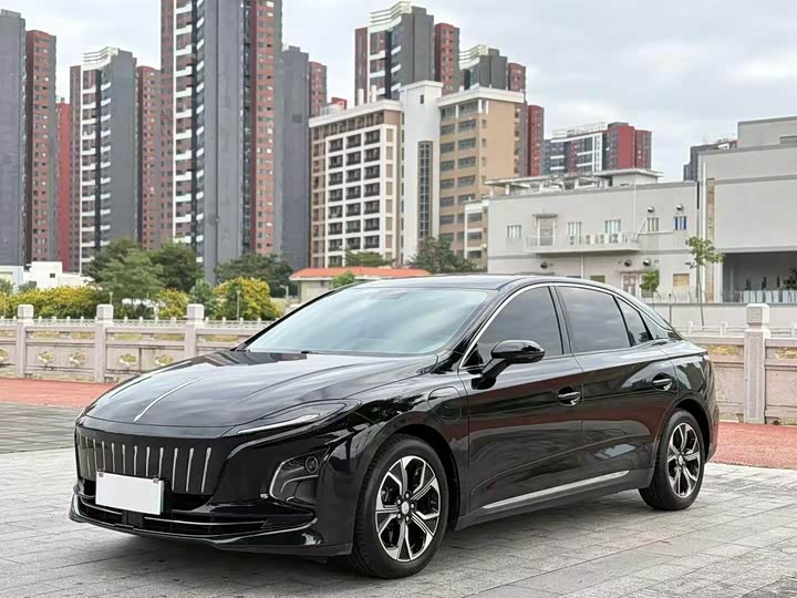 Фото 3 - Hongqi E-QM5