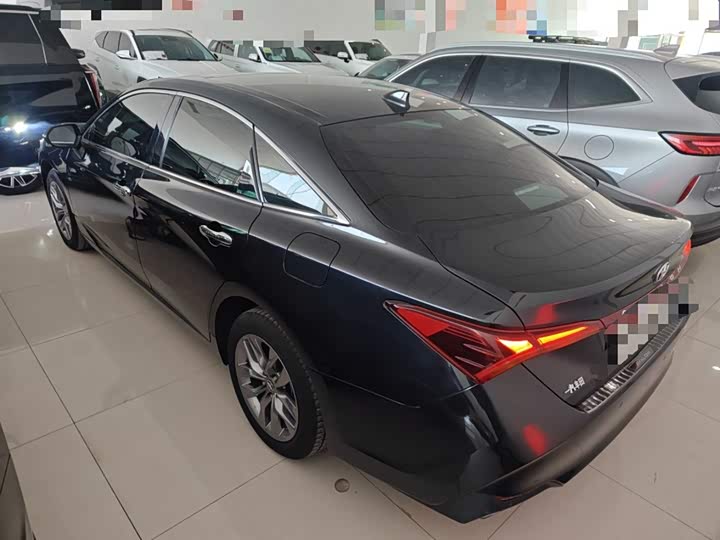 Фото 5 - Toyota Avalon