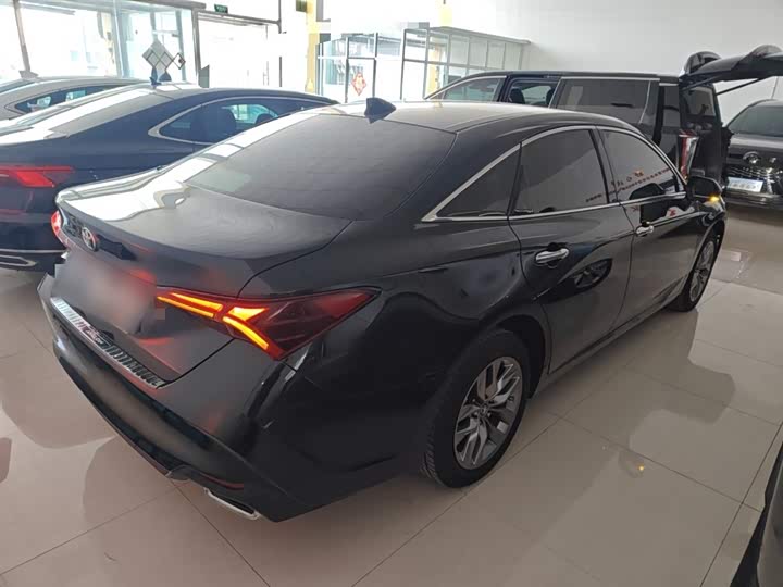 Фото 7 - Toyota Avalon