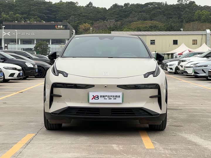 Фото 2 - Zeekr X