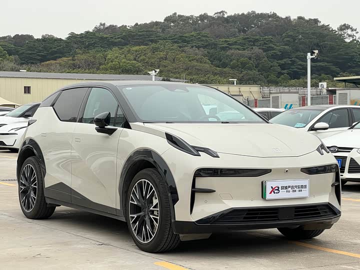 Фото 3 - Zeekr X