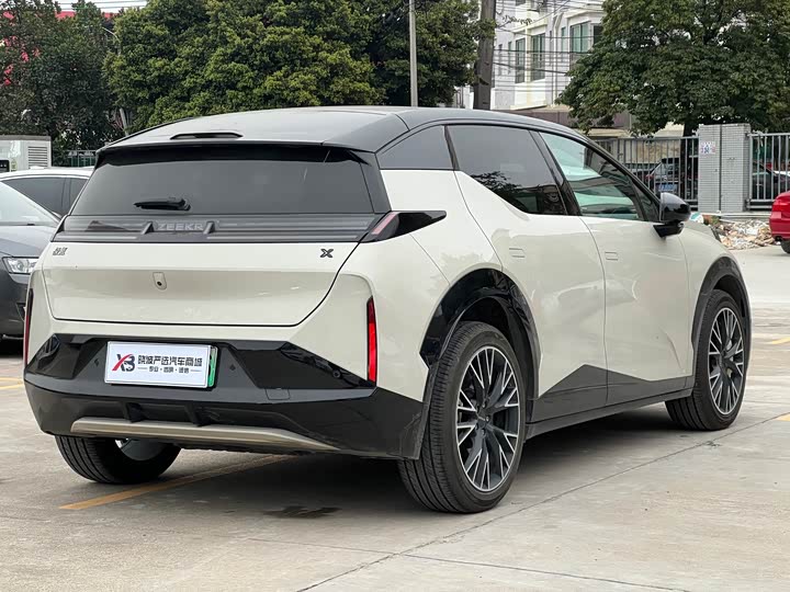 Фото 7 - Zeekr X