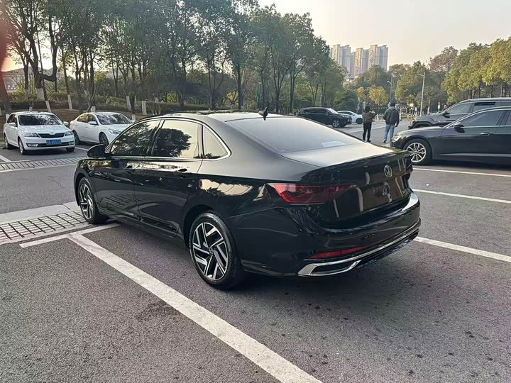 Фото 4 - Volkswagen Sagitar L