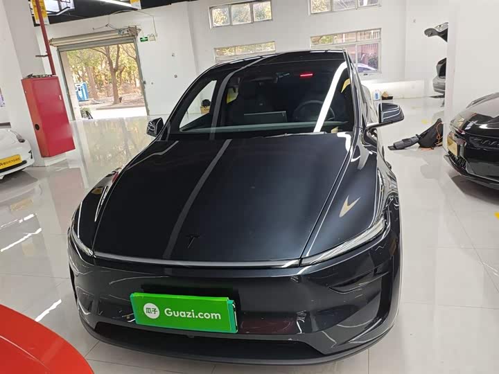 Фото 3 - Tesla Model Y