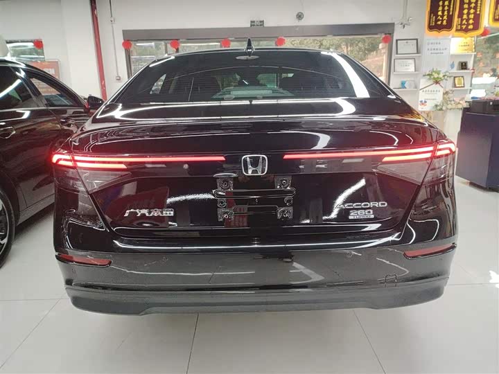 Фото 6 - Honda Accord