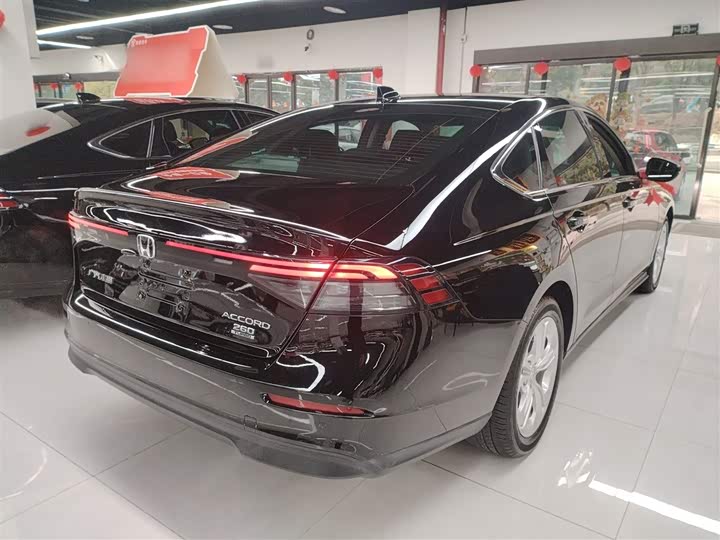 Фото 7 - Honda Accord