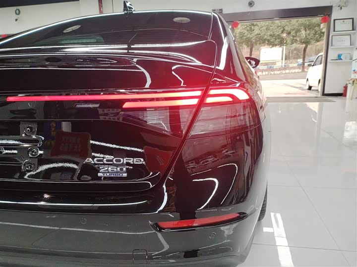 Фото 8 - Honda Accord