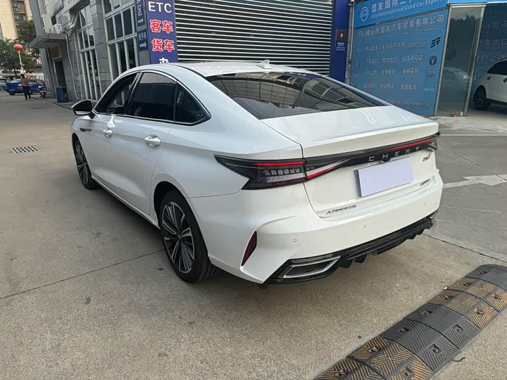 Фото 9 - Chery Arrizo 8