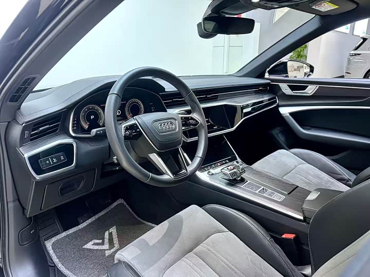 Фото 9 - Audi A6L