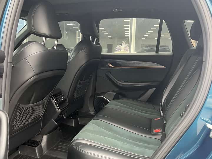 Фото 5 - Geely Monjaro