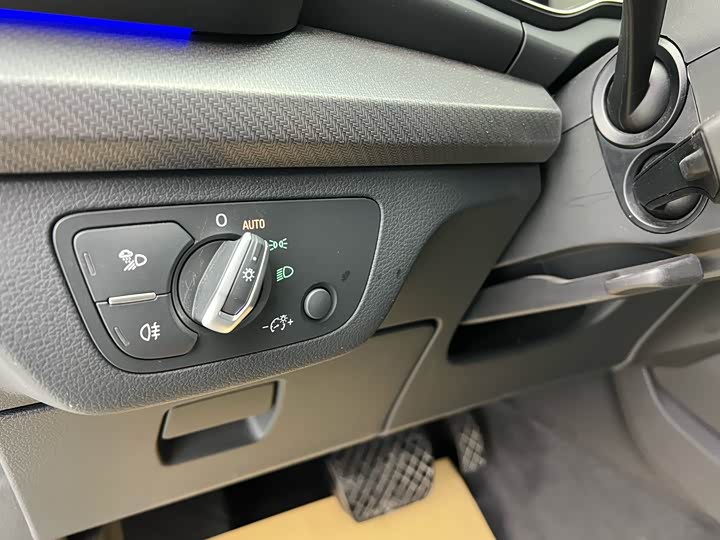 Фото 6 - Audi Q5L