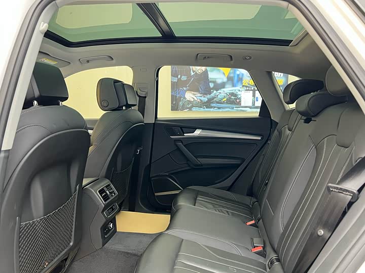 Фото 8 - Audi Q5L