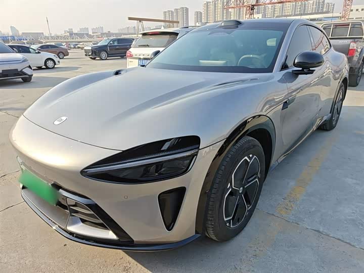 Фото 1 - Xiaomi YU7