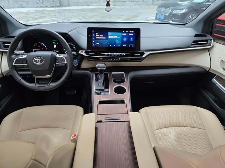 Фото 7 - Toyota Granvia