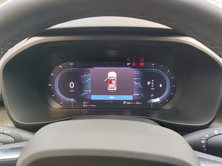 Фото 4 - Volvo XC40