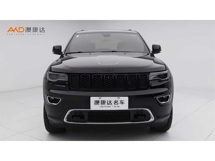 Фото 2 - Jeep Grand Cherokee