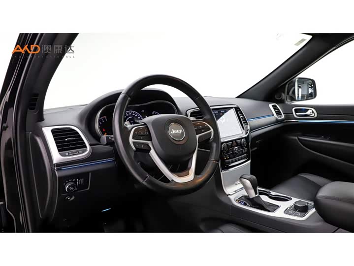 Фото 6 - Jeep Grand Cherokee