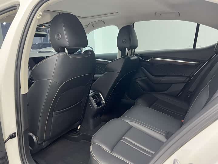 Фото 3 - Skoda Octavia Pro