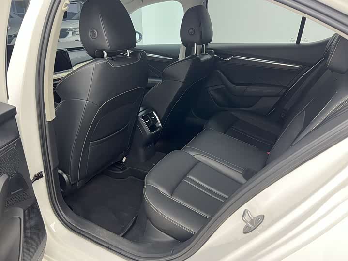 Фото 5 - Skoda Octavia Pro