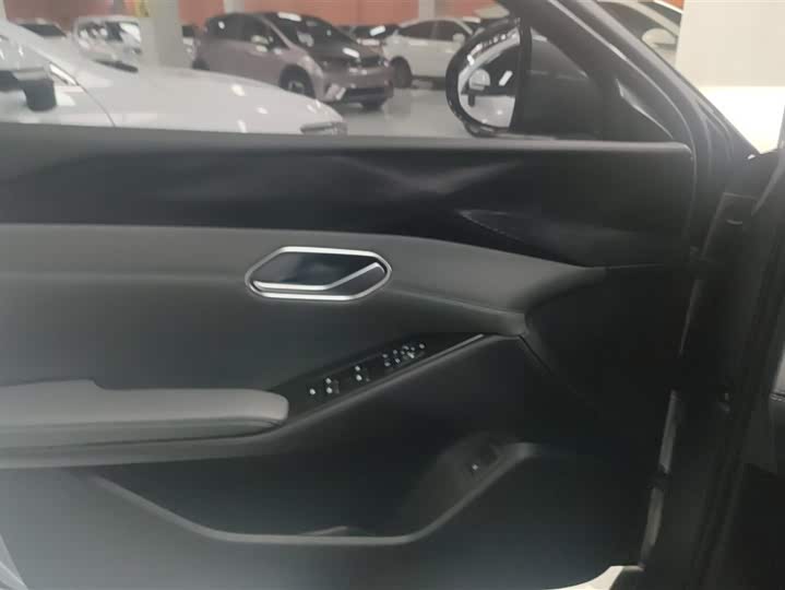 Фото 7 - BYD Qin L