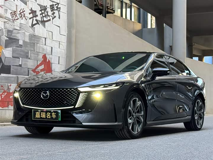 Фото 1 - Mazda EZ-6