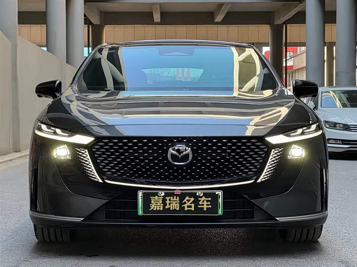 Фото 2 - Mazda EZ-6