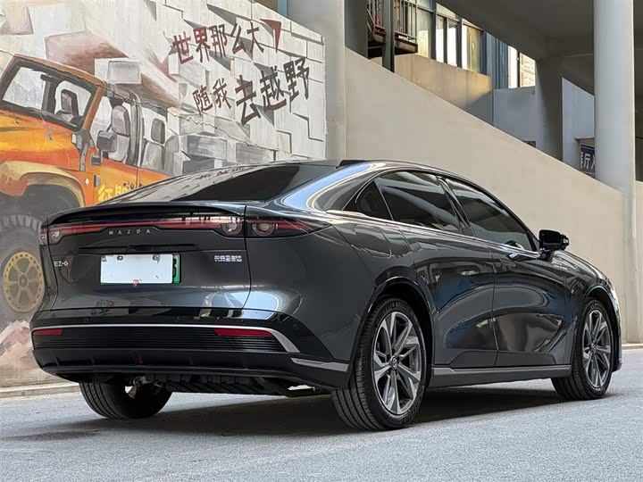 Фото 5 - Mazda EZ-6