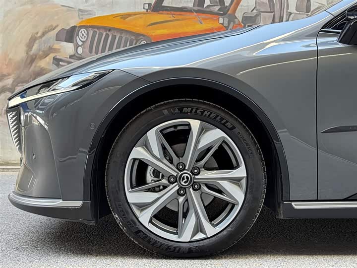 Фото 6 - Mazda EZ-6