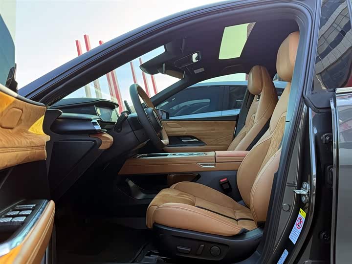 Фото 9 - Mazda EZ-6