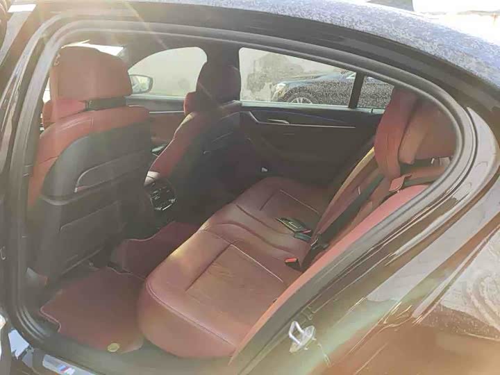 Фото 5 - BMW 5 Series