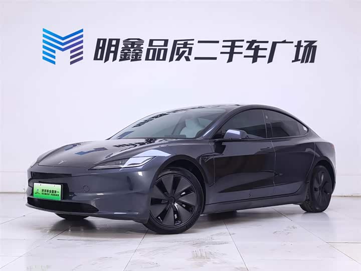 Фото 2 - Tesla Model 3