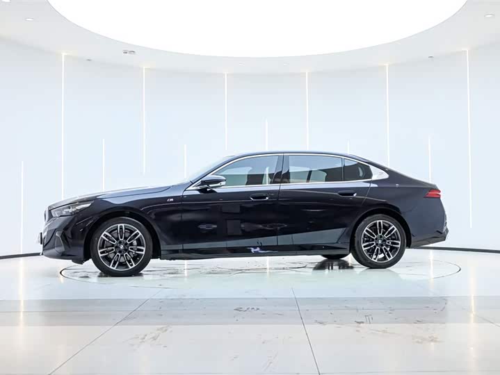 Фото 8 - BMW 5 Series