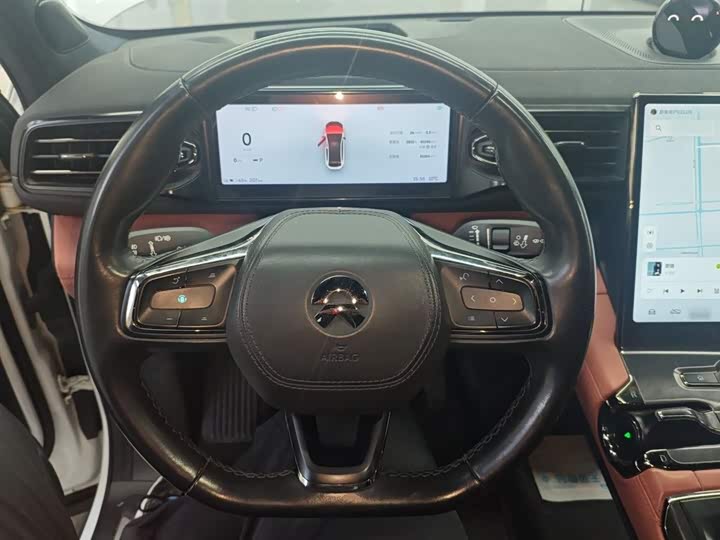 Фото 3 - Nio EC6