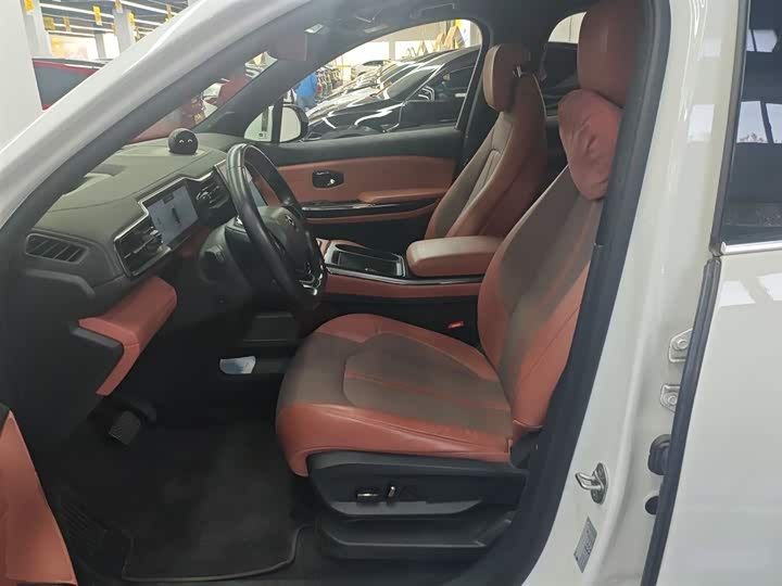 Фото 7 - Nio EC6