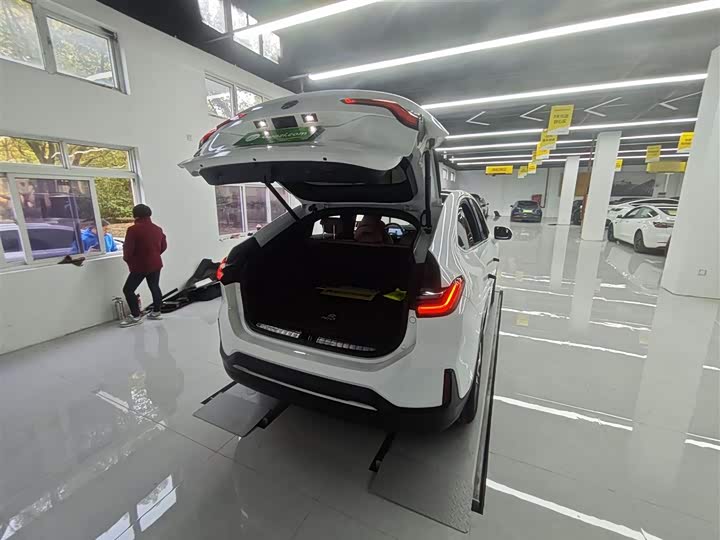 Фото 9 - Nio EC6