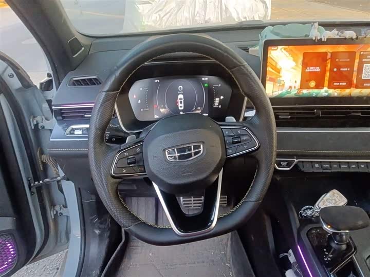 Фото 3 - Geely Preface